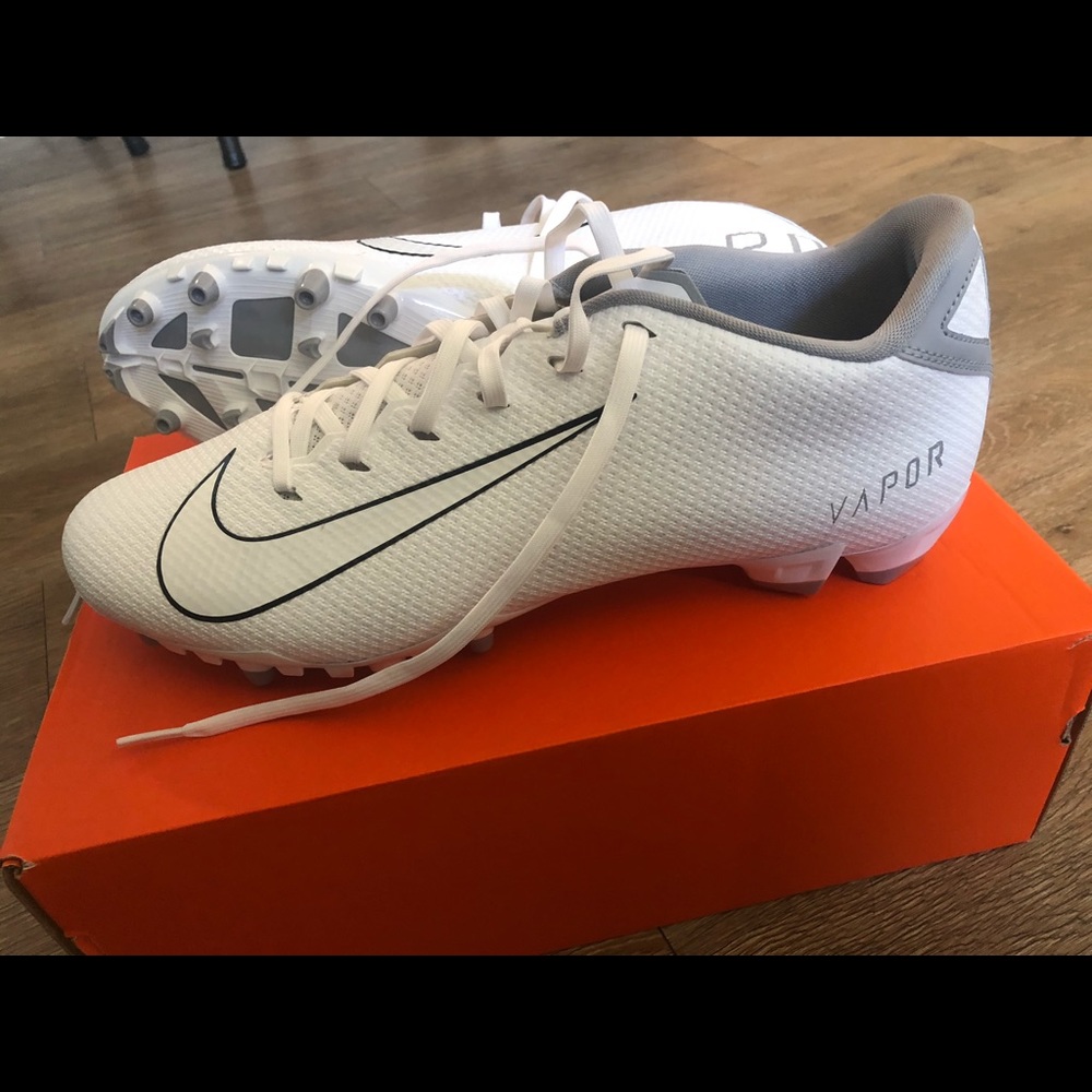 Vapor Untouchable Speed 3 TD Nike Cleats